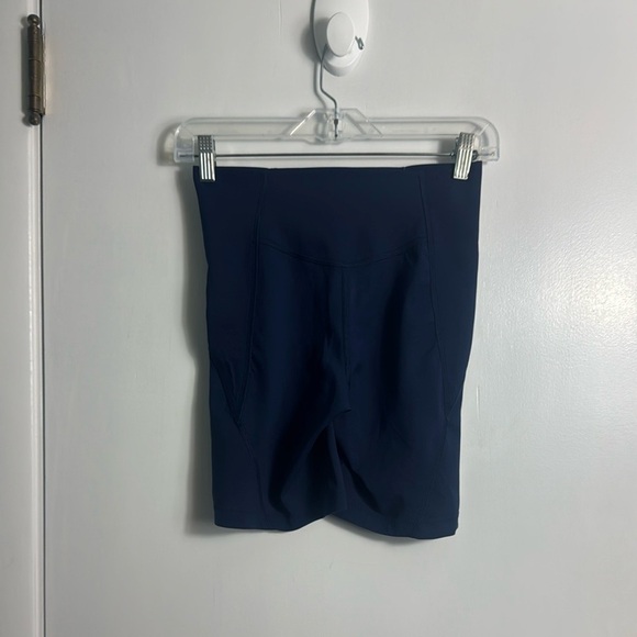 LNDR Navy Blue Biker Shorts Size XS - Picture 3 of 9